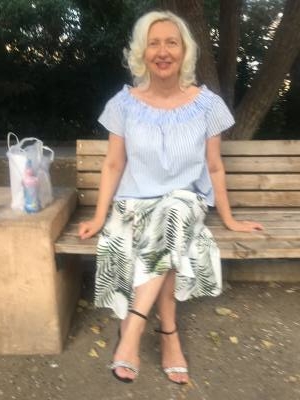 Dating femeie care vaneaza Dating femeie de peste 60 de ani