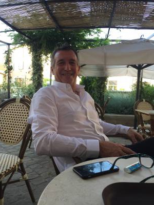 Dating site salon de provence femei singure care caută bărbați din Reșița